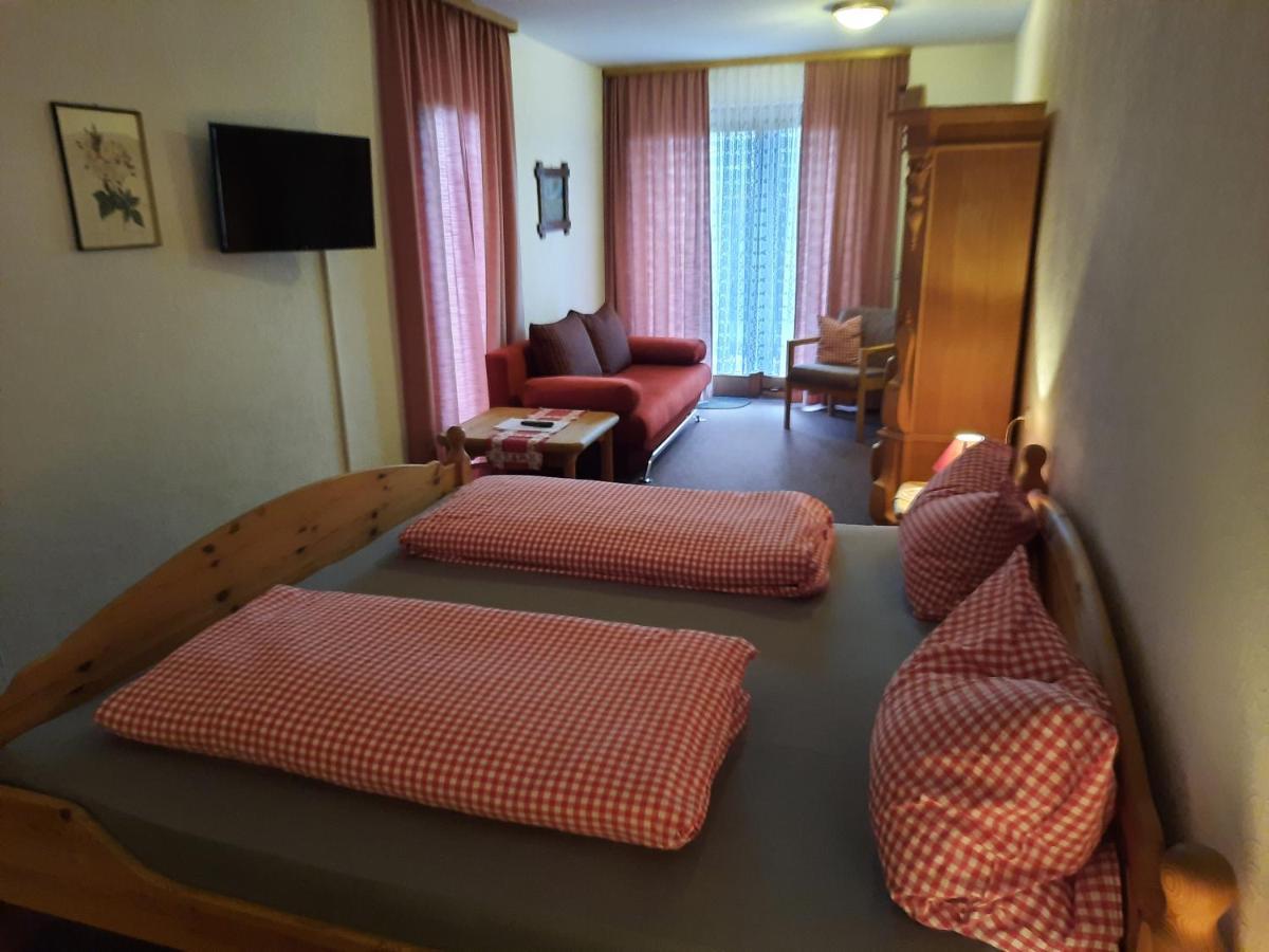 Ortenberg  Landgasthof Rotlipp Gaestezimmer מראה חיצוני תמונה