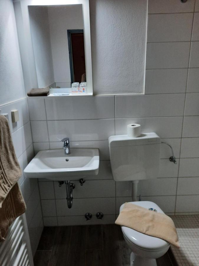Ortenberg  Landgasthof Rotlipp Gaestezimmer מראה חיצוני תמונה